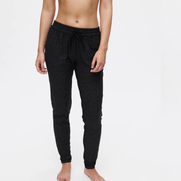 NEW Outdoor Voices CloudKnit Sweatpant | Size Small | Charcoal Gray - Picture 1 of 10